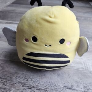Sunny the Bee Squishmallow 8-9" Plush Kellytoy Soft Stuffed Animal EUC